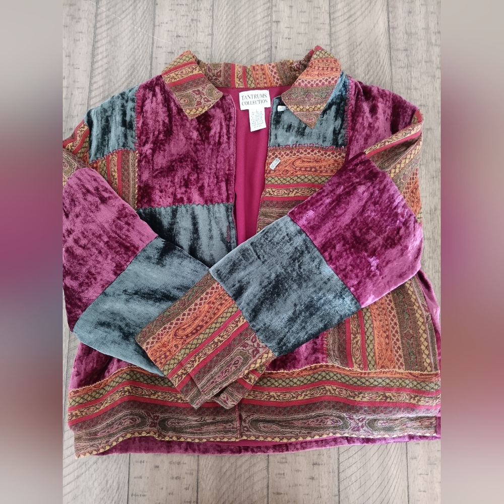 TANTRUMS COLLECTION womens L light Weight Designer Jacket Velvet Tapestry